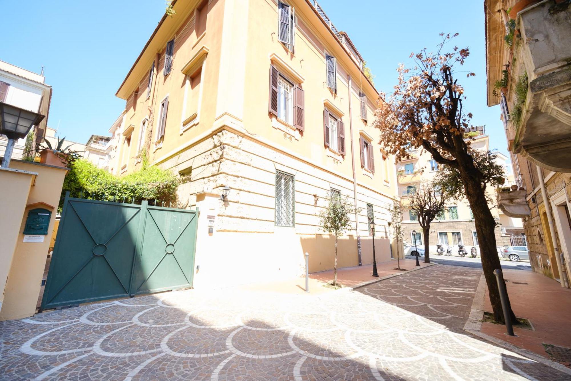 Appartamento La Casa Del Capitano By Buddyrent Roma